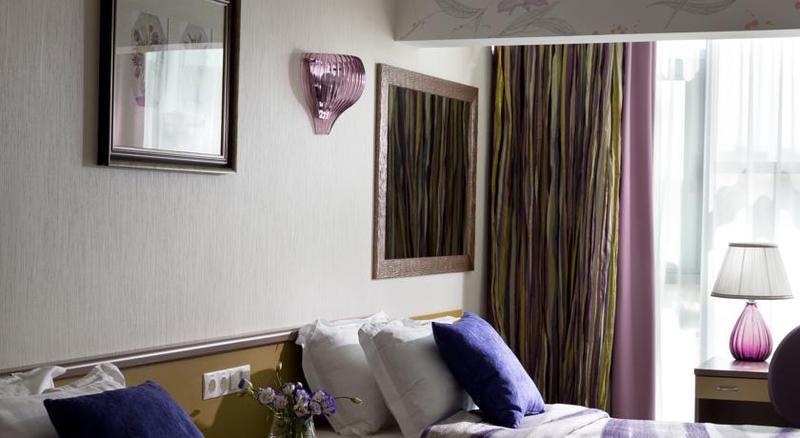 Iris Art Hotel คาร์คิฟ ภายนอก รูปภาพ