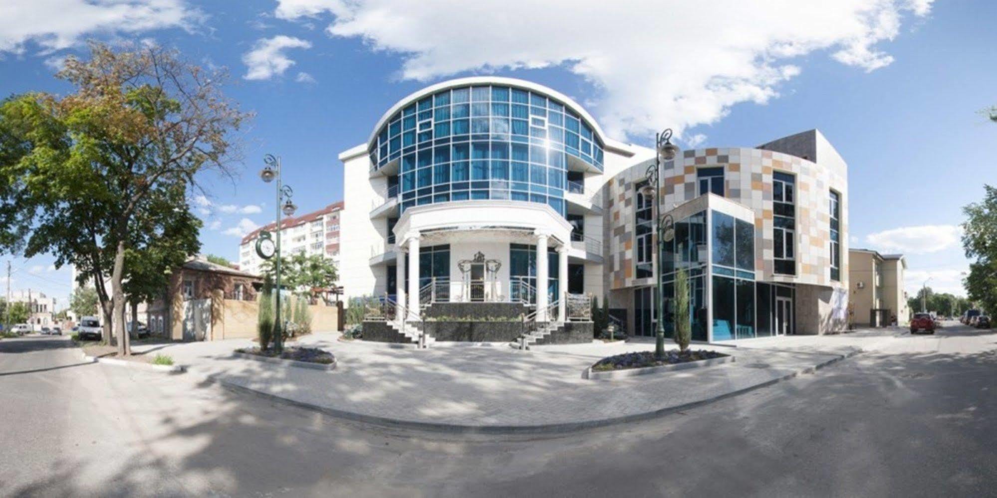 Iris Art Hotel คาร์คิฟ ภายนอก รูปภาพ