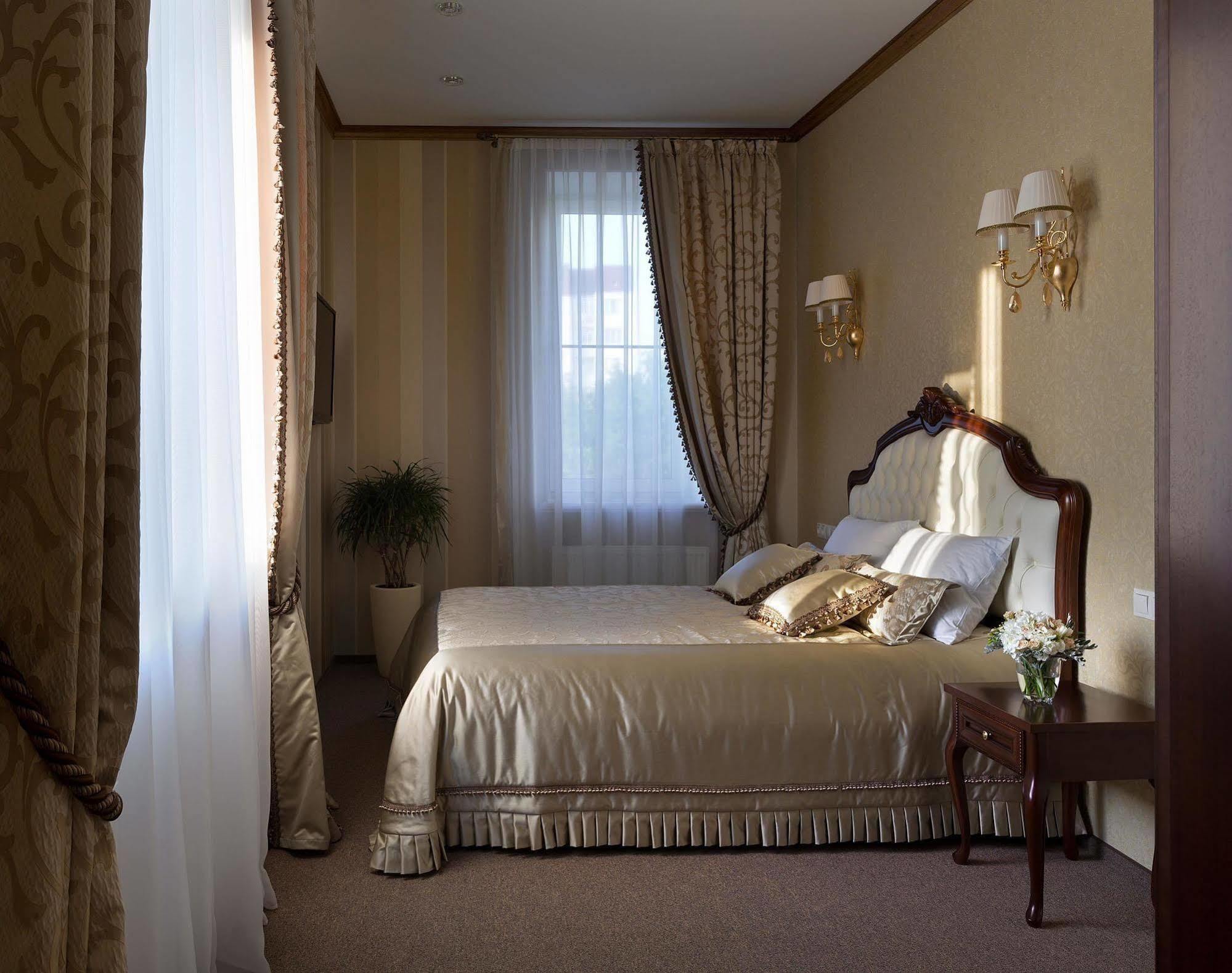 Iris Art Hotel คาร์คิฟ ภายนอก รูปภาพ