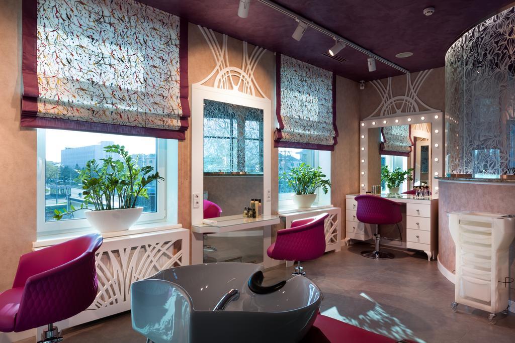 Iris Art Hotel คาร์คิฟ ภายนอก รูปภาพ