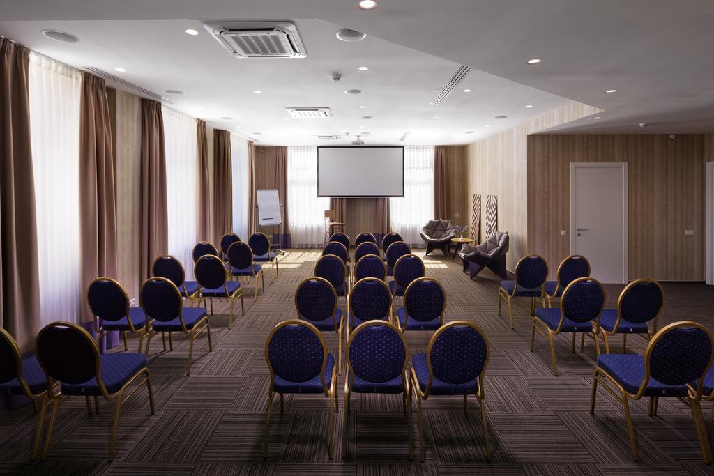 Iris Art Hotel คาร์คิฟ ภายนอก รูปภาพ